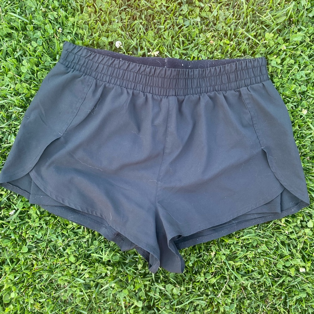 Girlfriend Collective trail short